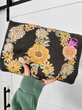 Load image into Gallery viewer, FLOWER POWER TEE