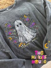 Load image into Gallery viewer, PRE-ORDER โ NEW! GHOST IN BLOOM PULLOVER (EXP IN-STOCK EARLY SEP)