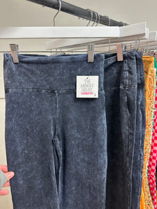 ACID-WASHED YOGA PANTS