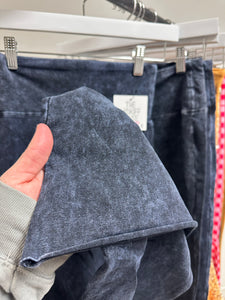 ACID-WASHED YOGA PANTS