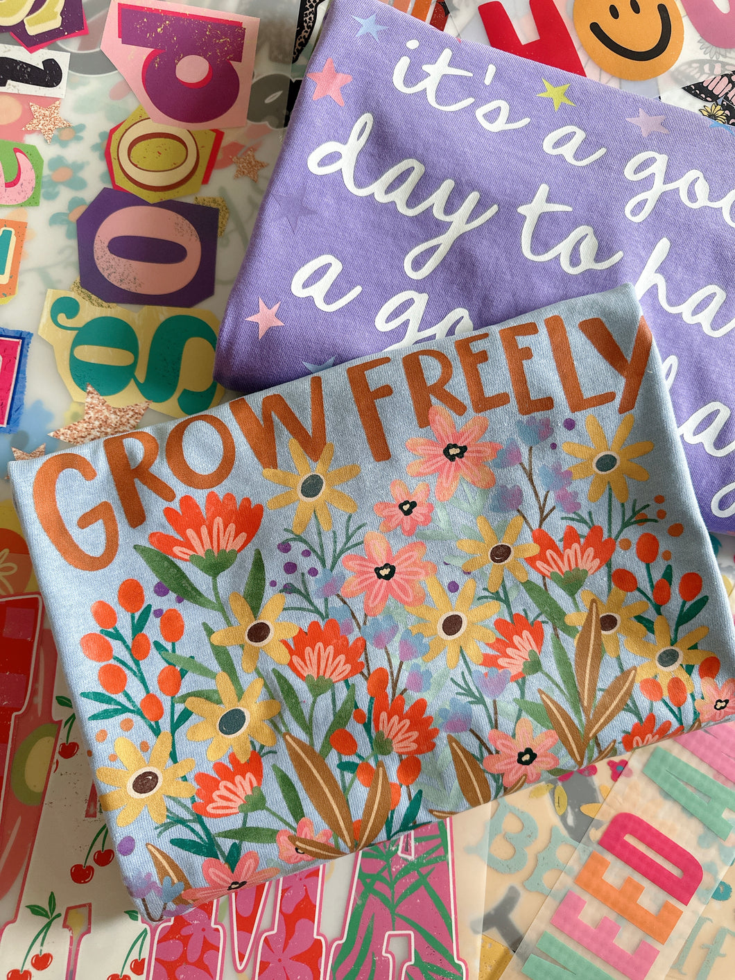 BLOOM WILDLY TEE