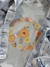 Load image into Gallery viewer, FLOWER POWER TEE
