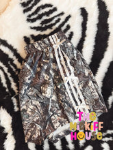 Load image into Gallery viewer, CAMO BOW BOXER SHORTS
