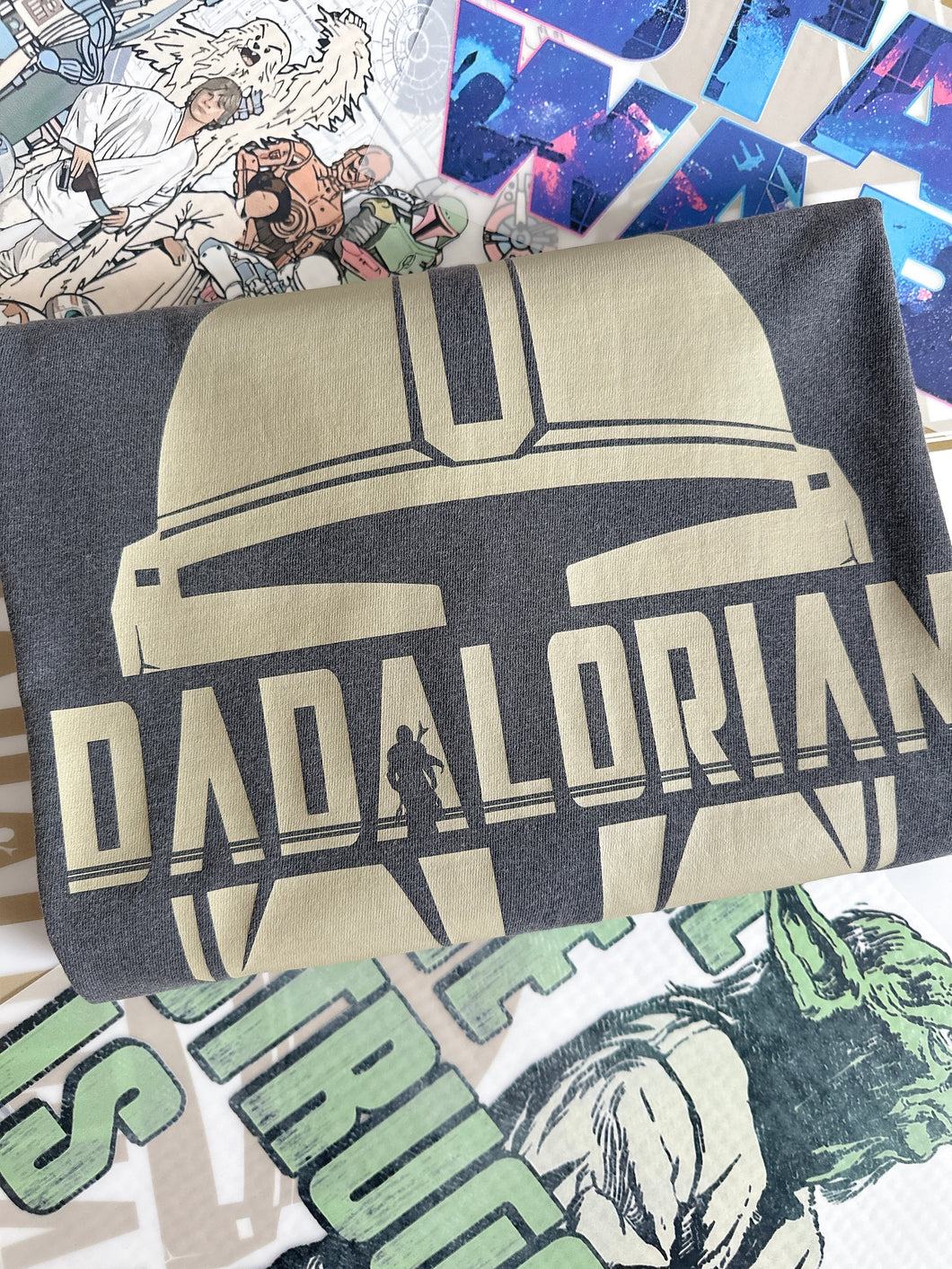 DADALORIAN TEE