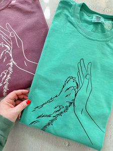 FURRY HIGH FIVE TEE