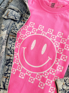 CHECKERBOARD DAISY SMILE TEE