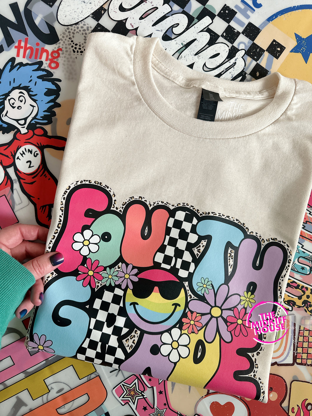 BACK TO SCHOOL GROOVY SMILE TEE