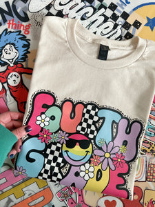 BACK TO SCHOOL GROOVY SMILE TEE