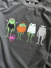 Load image into Gallery viewer, SPOOKY FROGS TEE
