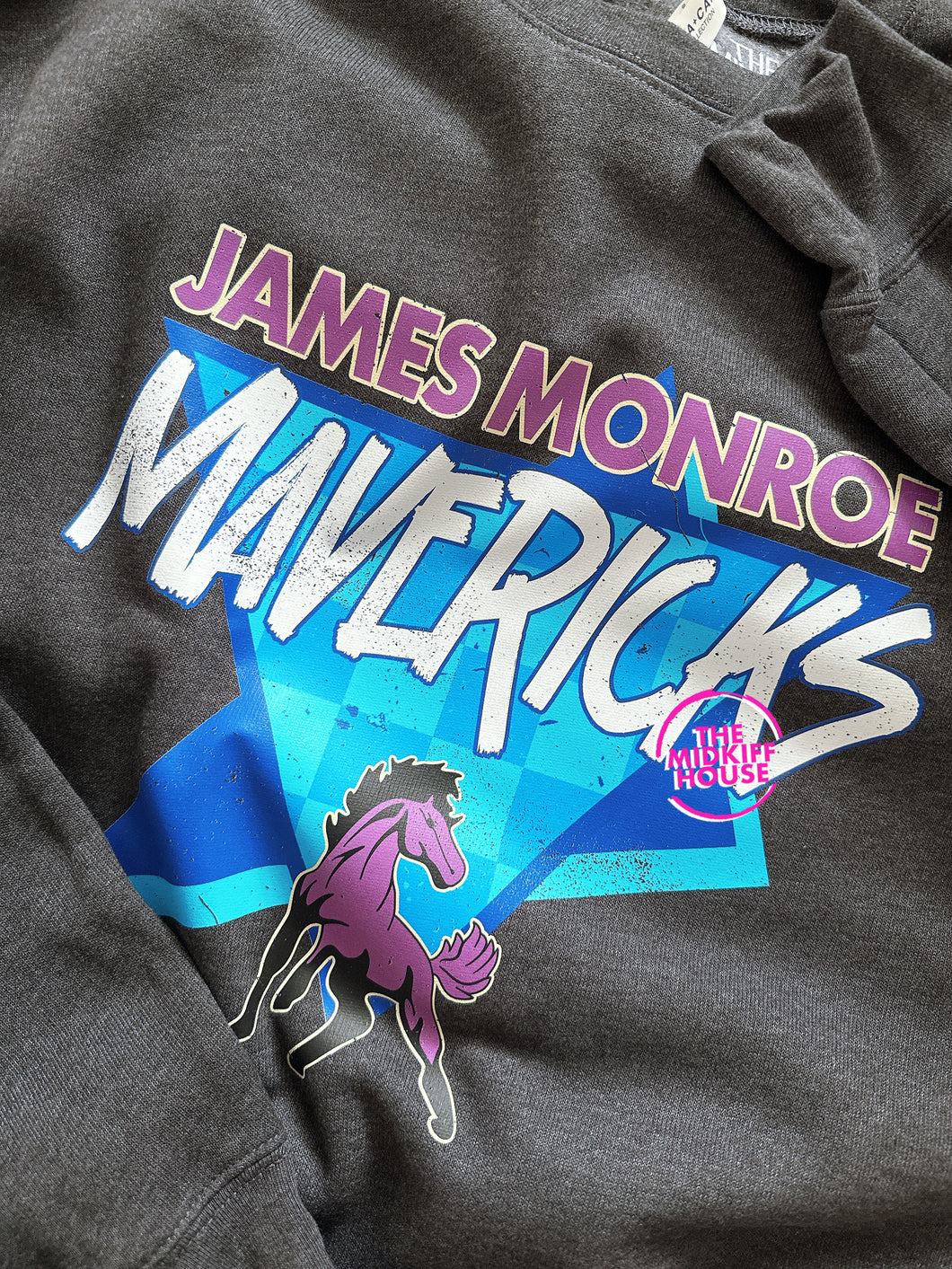 RETRO FUN MAVERICKS CREWNECK
