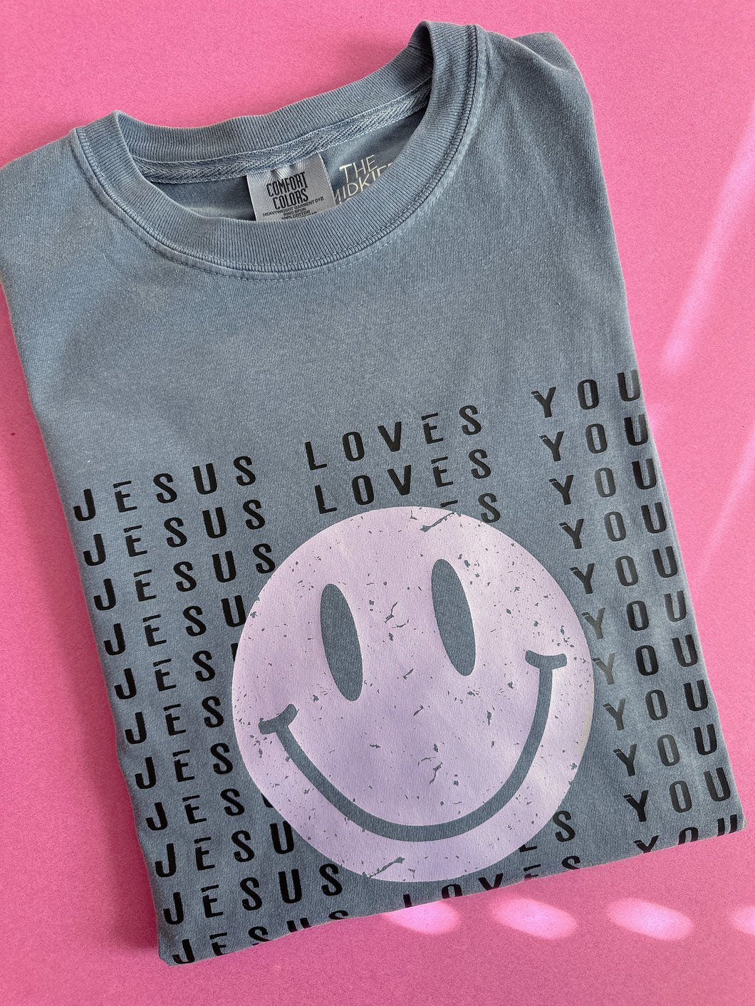 JESUS LOVES YOU SMILE TEE
