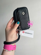 Load image into Gallery viewer, LUXE-INSPIRED MINI WRISTLET
