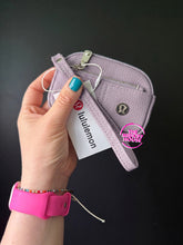 Load image into Gallery viewer, LUXE-INSPIRED MINI WRISTLET
