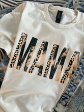 Load image into Gallery viewer, LEOPARD PAINTED MAMA TEE
