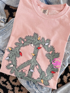 PEACE SIGN WREATH TEE
